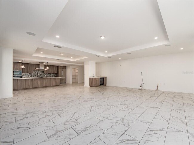 Building Photo - 15 Avalon St