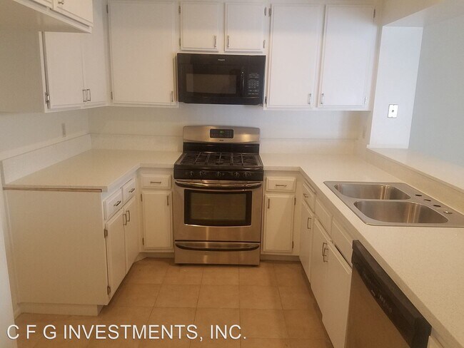 Building Photo - 2 br, 1.5 bath House - 28 Woodleaf