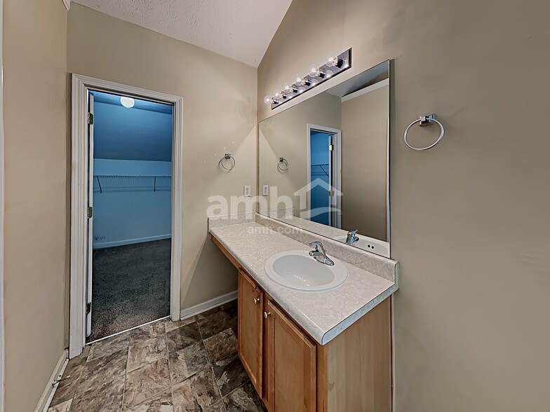 Building Photo - 233 Biltmore Way