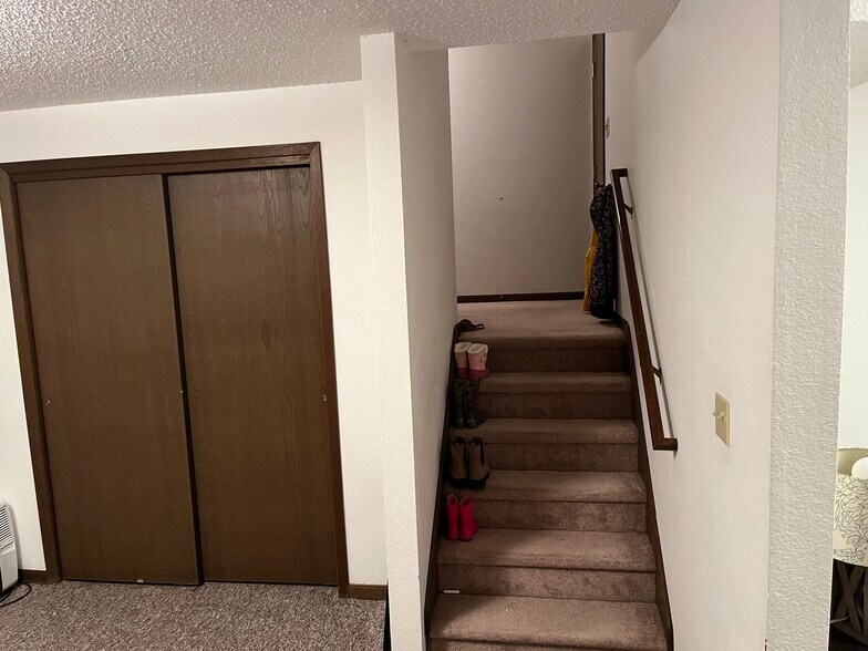 Building Photo - 1467 Westview Dr