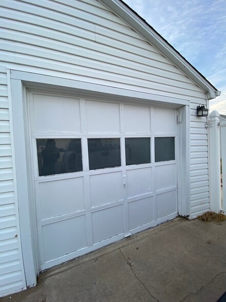 Building Photo - 1705 Fairacre Drive