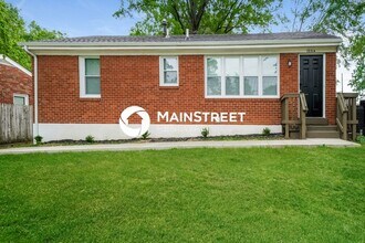 Building Photo - 3 Bedroom Pet-Friendly Home in Louisville, KY with Main Street Renewal