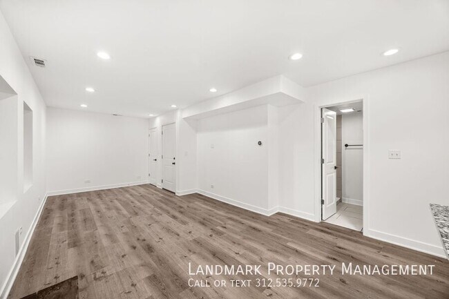 Building Photo - 2038 W 21st St