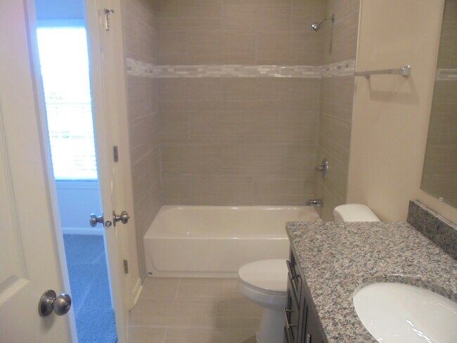 Building Photo - 1065 Manchester Cir