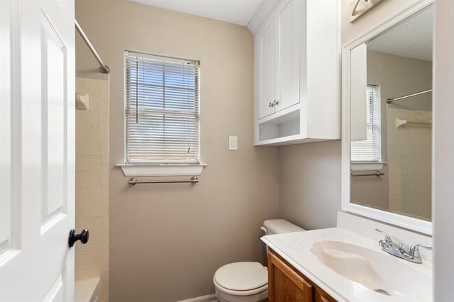 Building Photo - 7015 Redwood Falls Dr