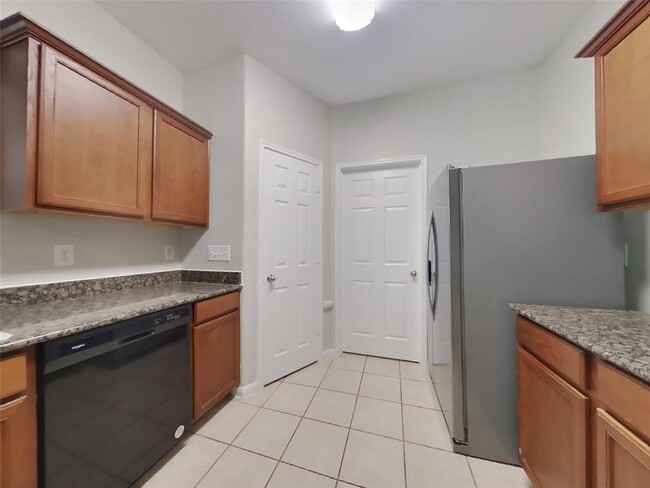 Building Photo - 2123 Golden Topaz Dr