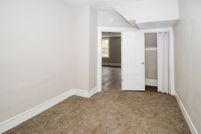 Building Photo - 2947 E 57th St