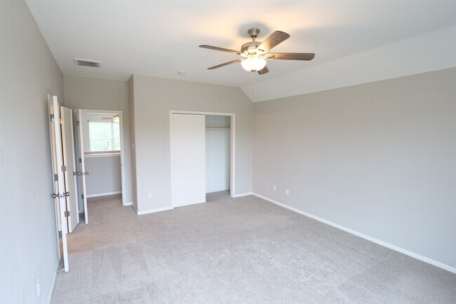 Building Photo - 23603 Legacy Oak St
