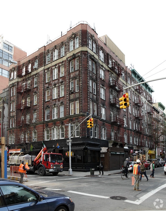 Building Photo - 234-236 Thompson Street