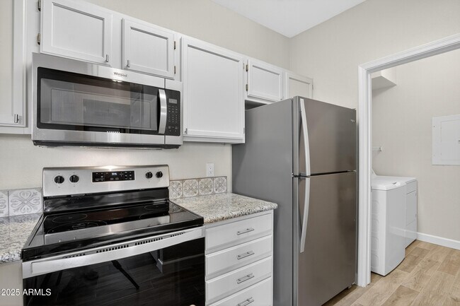 Building Photo - 5401 E Van Buren St