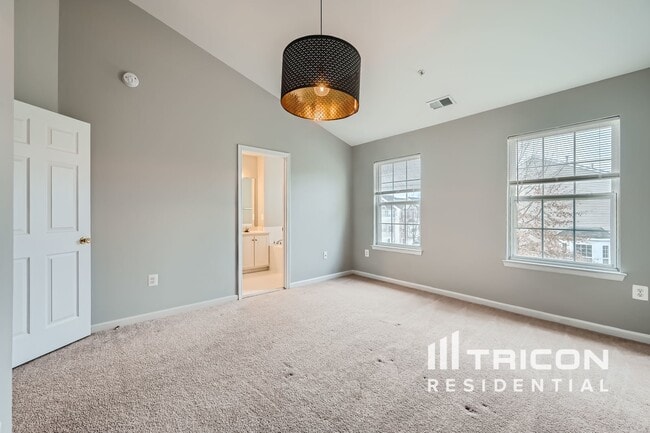 Building Photo - 8007 Apple Valley Dr