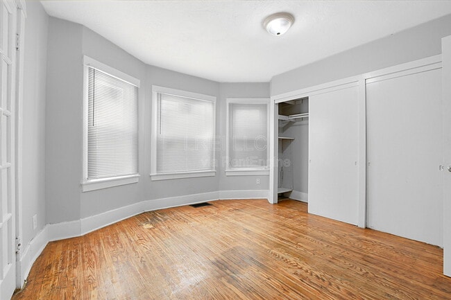 Building Photo - 627 S 38th St