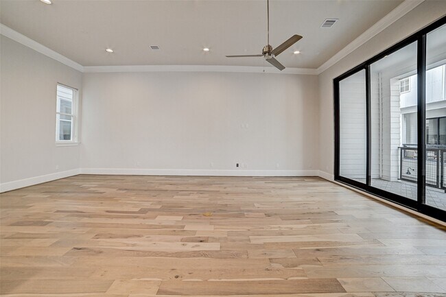 Building Photo - 2218C Lou Ellen Ln