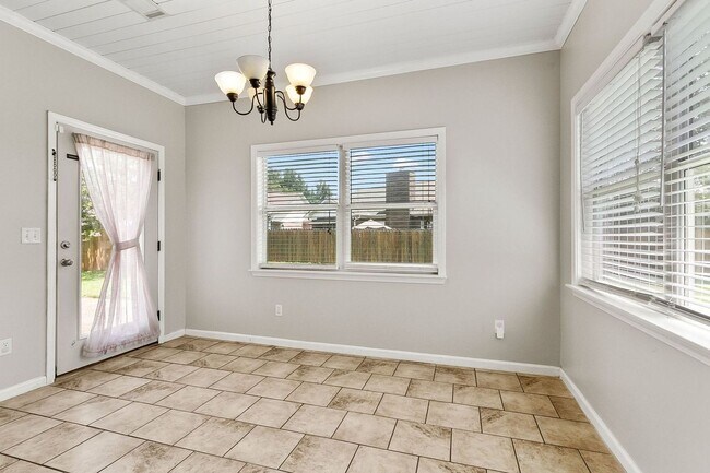 Building Photo - Lovely 3 bed / 2 bath Clear Creek Subdivision in Northport! Apply Today!
