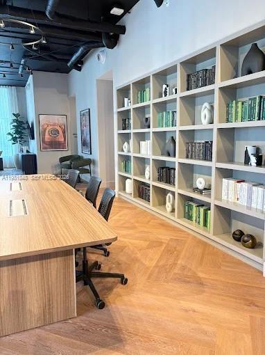 Building Photo - 121 NE 5th St