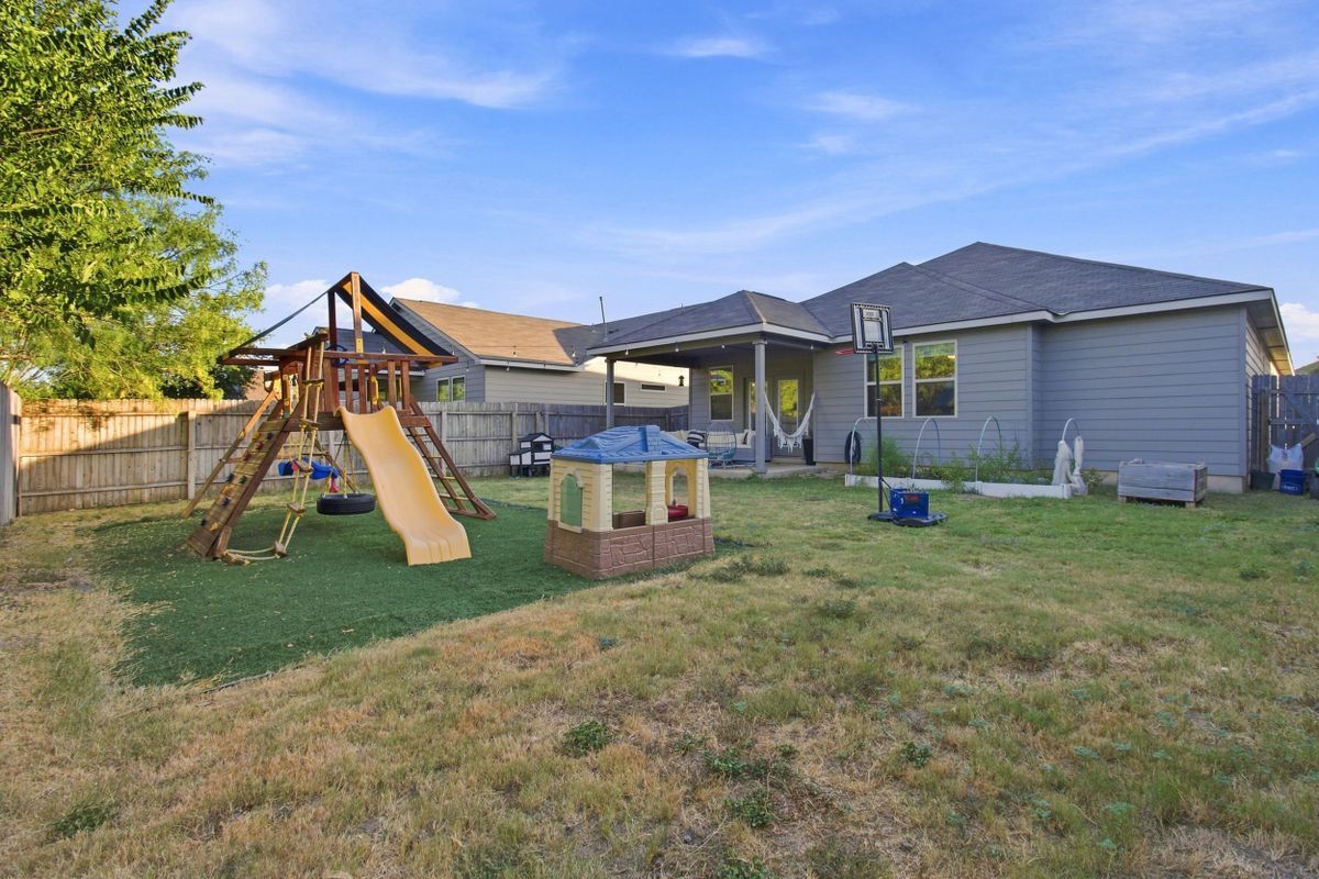 Building Photo - 2026 Oedipus Dr