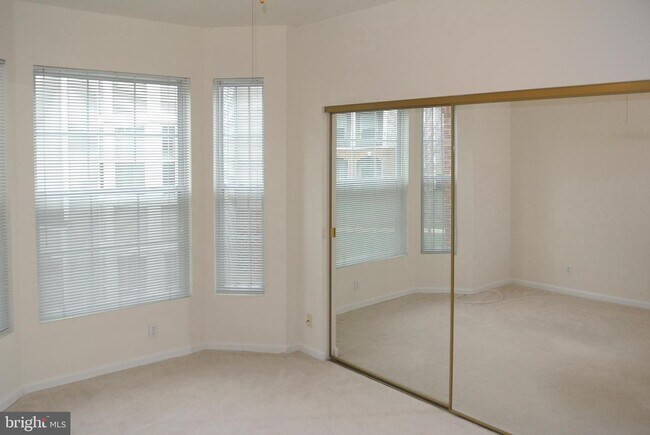 Building Photo - 46582 Drysdale Terrace