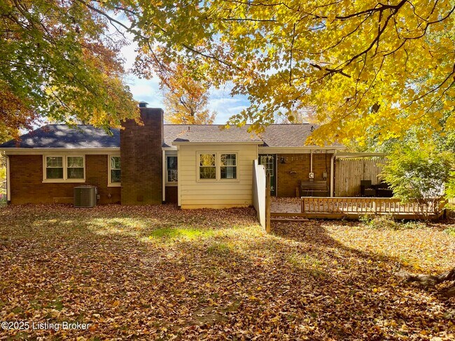 Building Photo - 4023 Tanglewood Dr