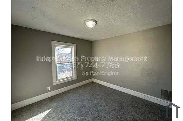 Building Photo - 1813 E 30th St