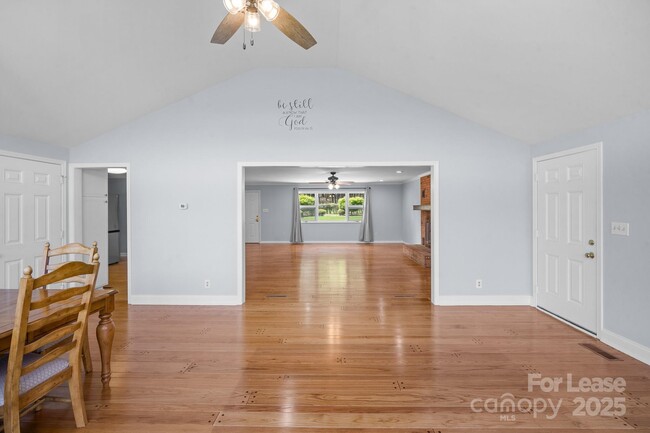 Building Photo - 173 Riverwood Rd