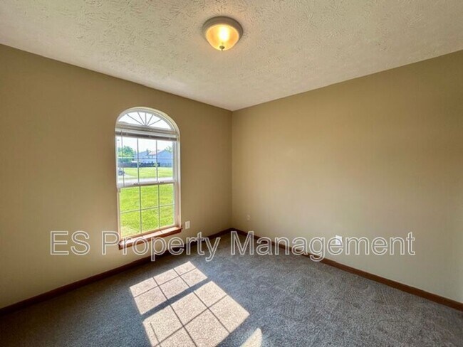 Building Photo - 7822 Crooked Meadows Dr