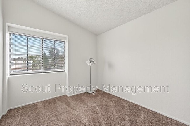 Building Photo - 27099 Rainbow Creek Dr