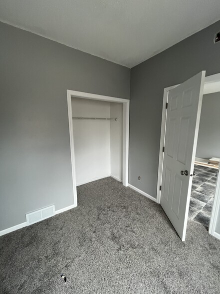 Building Photo - 102 1st Ave SE