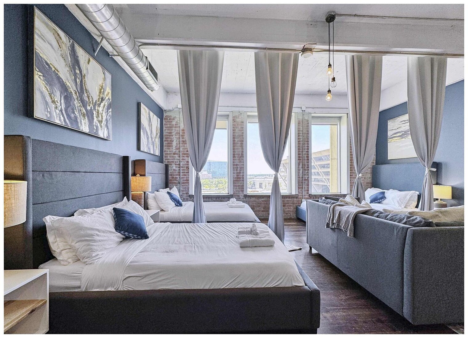 Building Photo - 555 Evergreen St