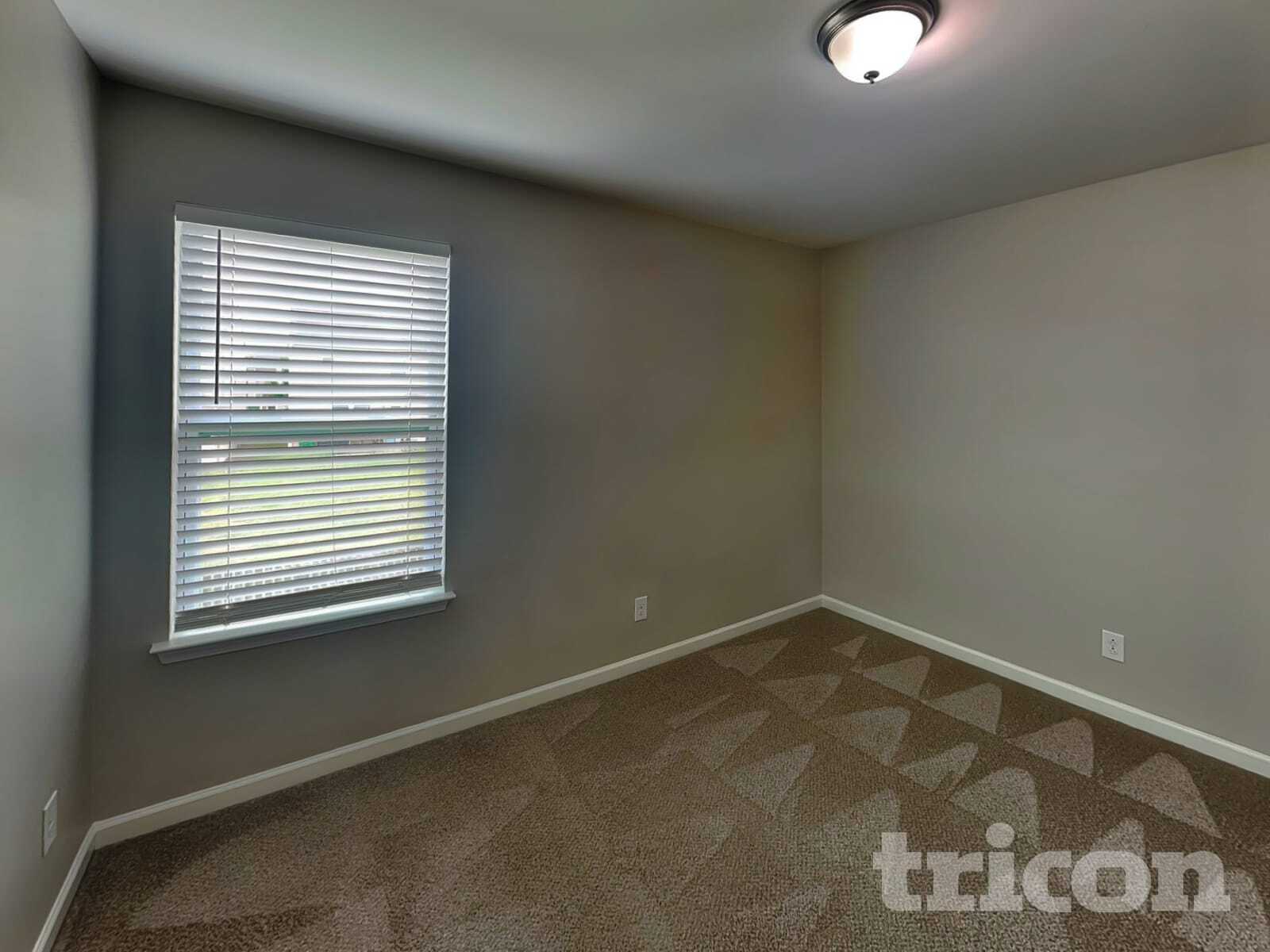 Building Photo - 10020 Portaferry Dr
