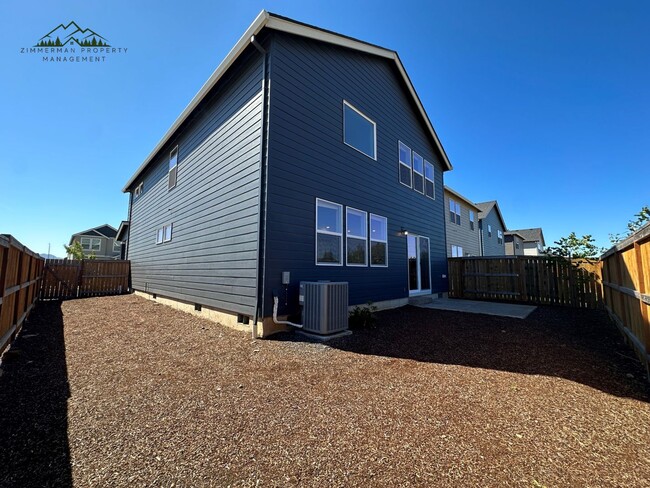 Building Photo - Gorgeous 5-bedroom, 3-bathroom home is desirable Springfield neighborhood