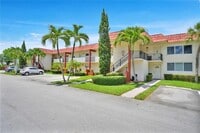 Building Photo - 8941 S Hollybrook Blvd