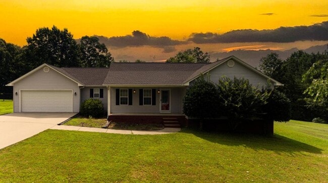 Building Photo - 380 Farmway Dr SE