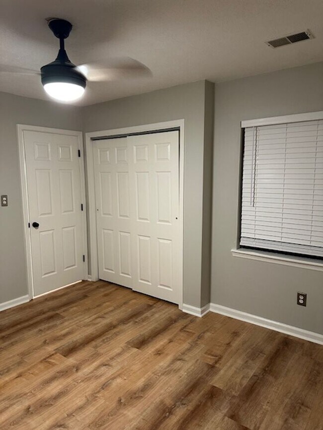 Building Photo - BEAUTIFUL FULLY RENOVATED Townhouse, 2 BR, 2 Bath, Carport & Deck; Pets Ok!