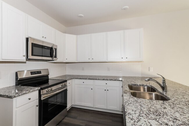 Building Photo - 313 Parkington Ln