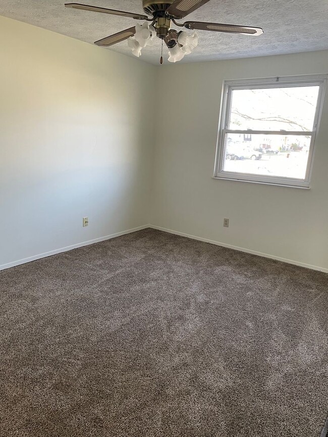 Building Photo - Large, Quiet Home In Englewood (Union) - N...