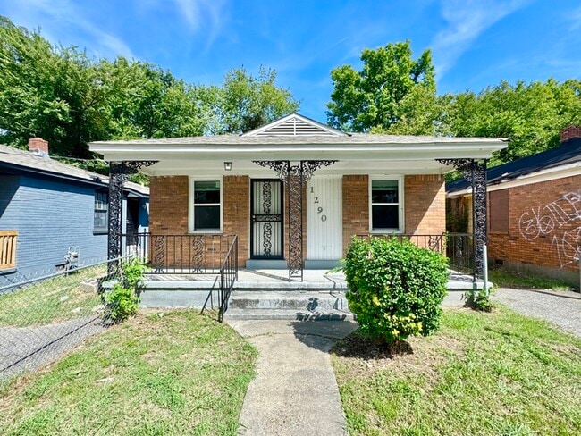 Primary Photo - 1290 N McNeil St