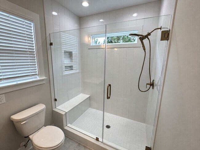 Building Photo - 3 Bed 2.5 Bath Brand New Townhome