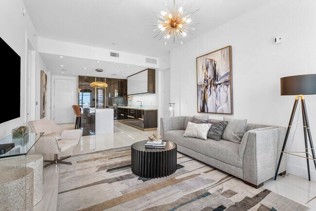 Building Photo - 155 E Boca Raton Rd