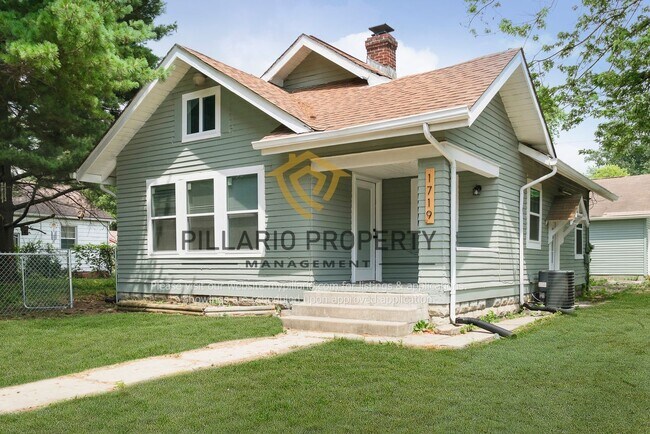 Primary Photo - Cozy 3 Bedroom, 1 Bathroom Home Available ...