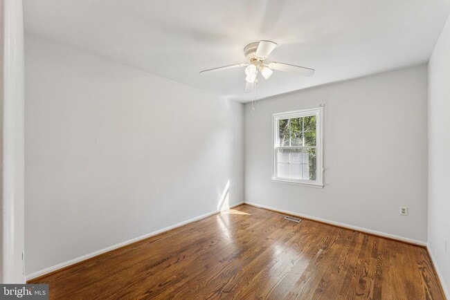 Building Photo - 7801 Byrds Nest Pass