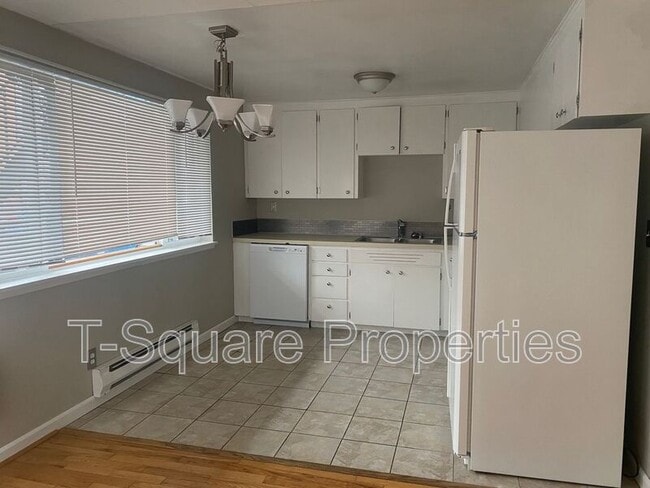 Building Photo - 223 Dayton St