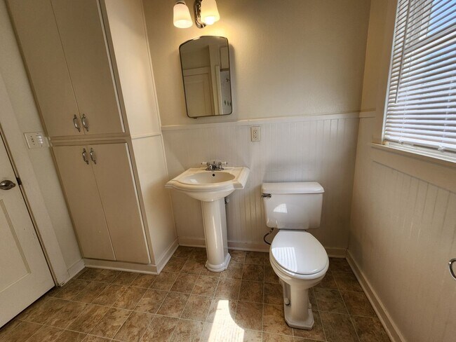 Building Photo - Craftsman Style House Walking Distance to ...