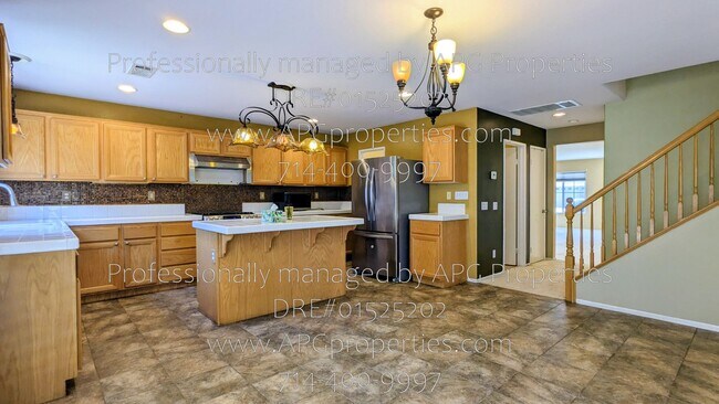 Building Photo - 2439 N Cameo Ct