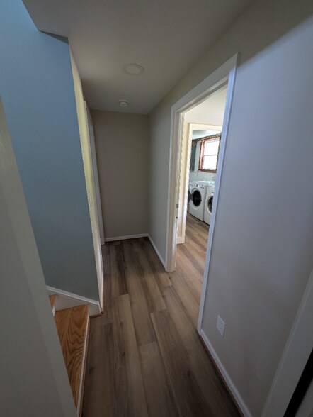 Building Photo - 105 Deerwood Rd