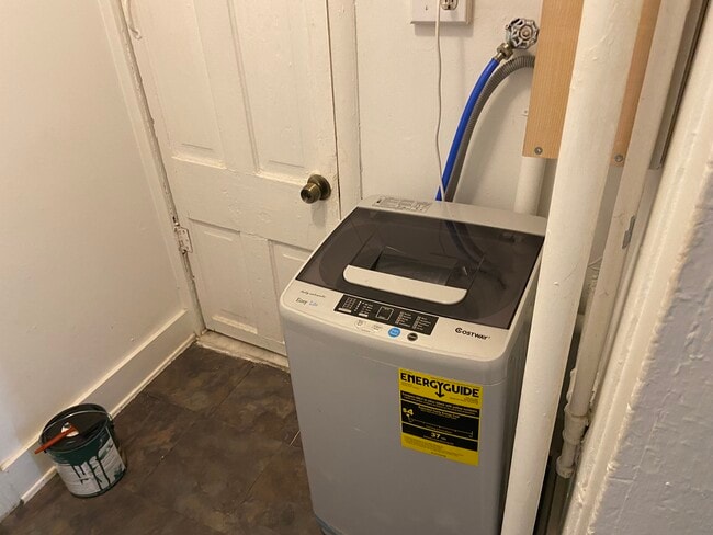Small Washer/no Dryer - 204 11th St
