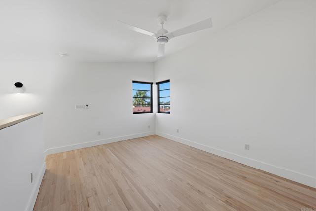 Building Photo - 1065 Buena Vista Way