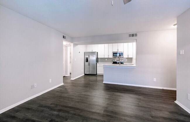 Building Photo - Luxurious 1-Bedroom Apartment in Atlanta’s Upper Westside | In-Home Washer & Dryer