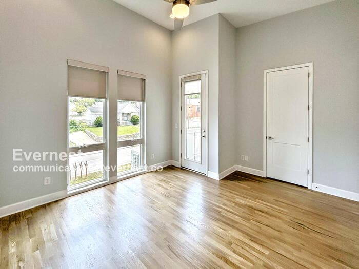 Building Photo - 1930 Herman St