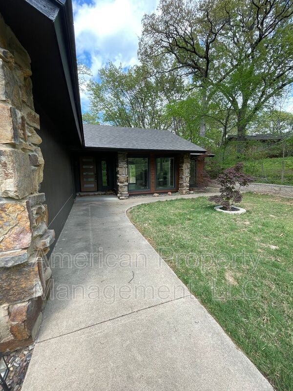 Building Photo - 3711 E 108th St