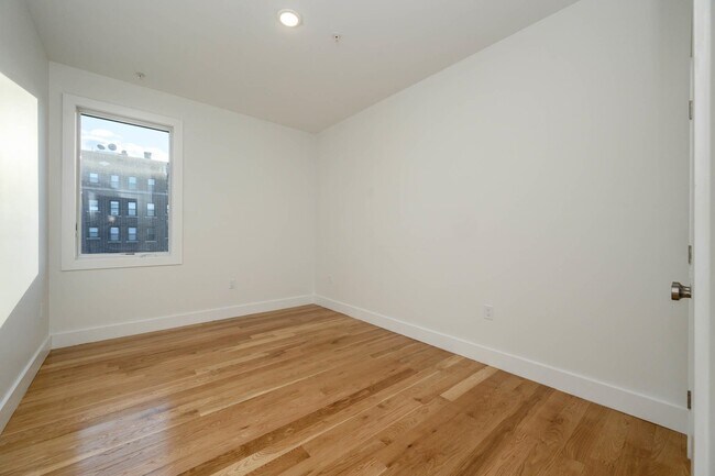 Building Photo - 1707 Palisade Ave